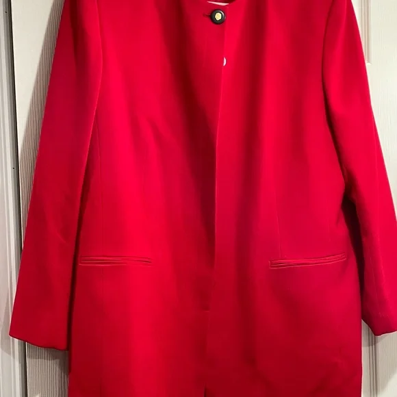 Blazer - Picture 4 of 9